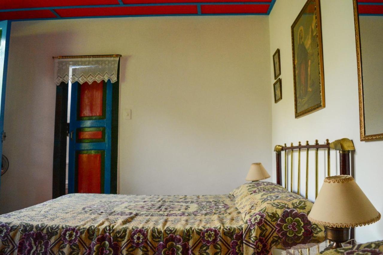 Calarcá Finca La Colina Bed & Breakfast エクステリア 写真